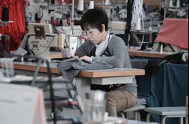 穿冲锋衣不再是外卖员的代名词 解锁高阶穿搭法则